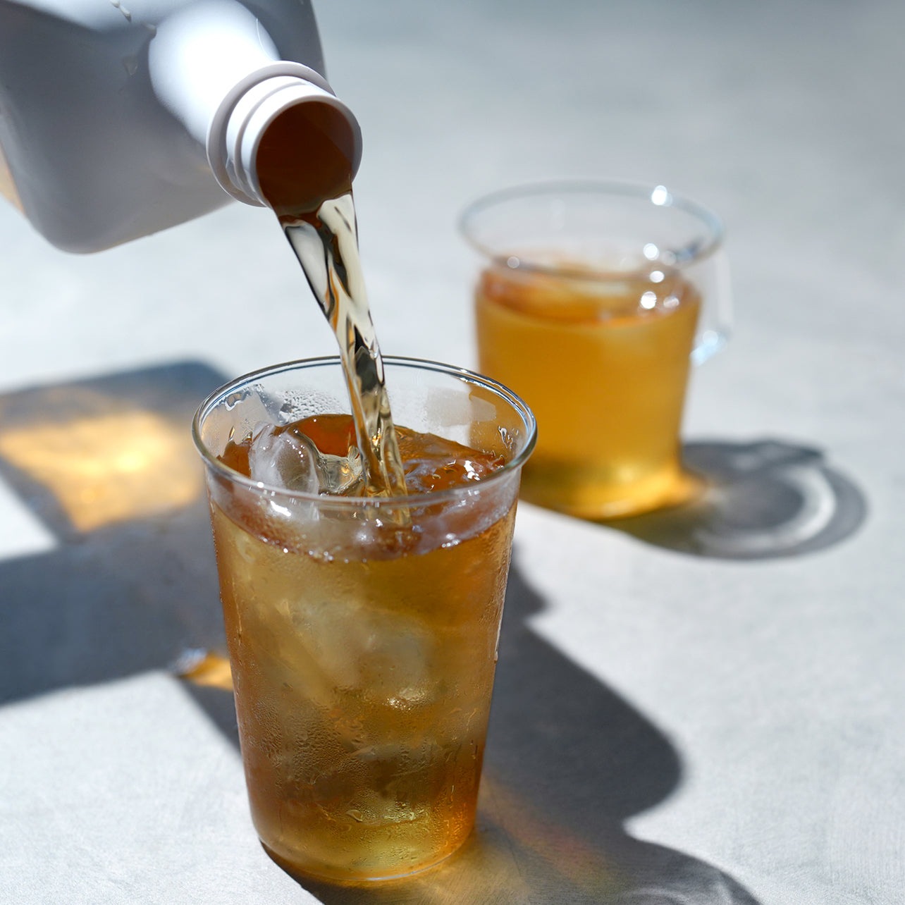 京都宇治の中村藤吉本店公式オンラインストアです。優しく香る香ばしさは、暑い夏はもちろん、寒い冬にもなくてはならない香り。大麦に加えたほうじ茶がすっきりとする麦茶のご紹介です。