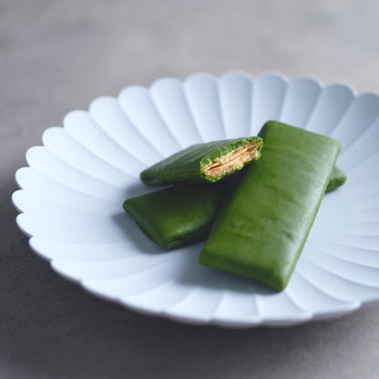 京都 宇治 中村藤吉本店の茶フィーユ。手摘み碾茶（抹茶）のクレープ生地と、重厚な抹茶の旨味が重なる抹茶スイーツ。
