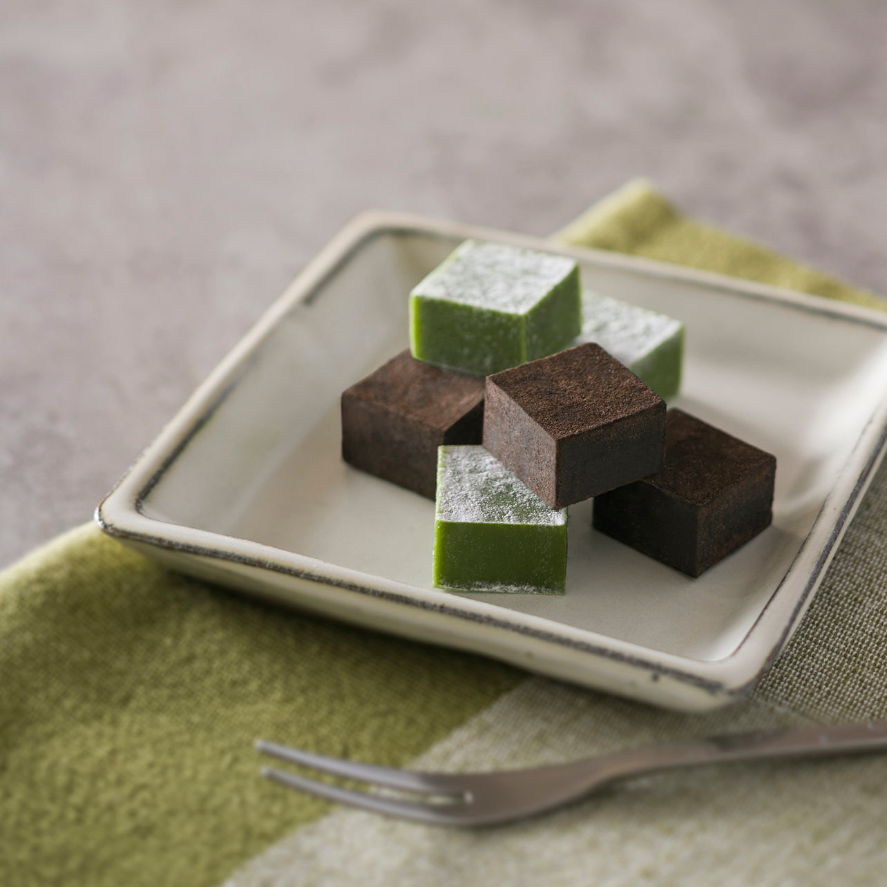 Ice cream [Matcha x 4・Roasted green tea x 4] ・Nama Chakore and 2