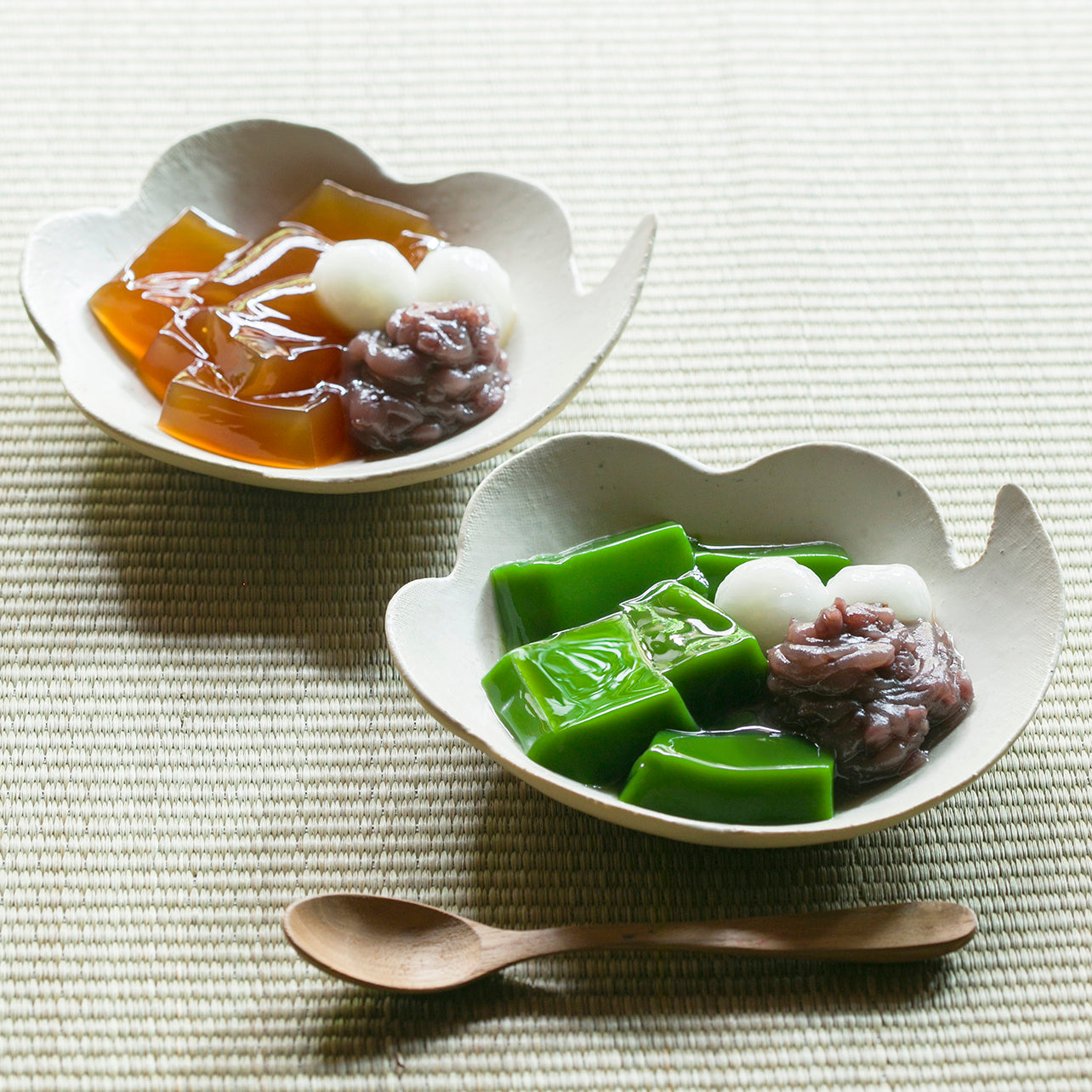 Assortment of 2 types of fresh green tea jelly [bamboo]