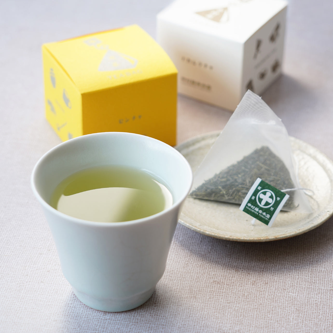 tea blossom box 2024［B］【イエロー 5/10出荷】