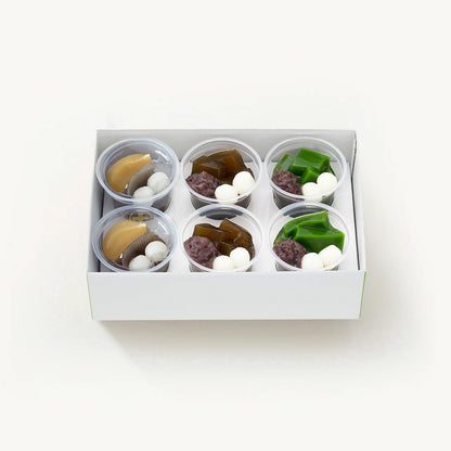ホクホクの栗と白いんげん豆で仕立てた、特製の栗きんとん餡。通常よりも濃いめに抽出した、ほうじ茶のゼリーの香ばしさ。
季節の味覚を堪能する、秋の『生茶ゼリイ』と、 小倉餡をのせた生茶ゼリイ［抹茶］、生茶ゼリイ［ほうじ茶］の詰合せ