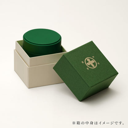 京都 宇治 中村藤吉本店の抹茶缶が入った専用箱