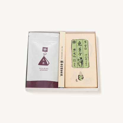 京都 宇治 中村藤吉本店のお茶菓子の詰め合わせ。兎の形をし抹茶をふんだんに使用した、和三盆糖の干菓子、『兎菓子』と旨みまろやかな玉露のティーバックのお箱入りのセット。